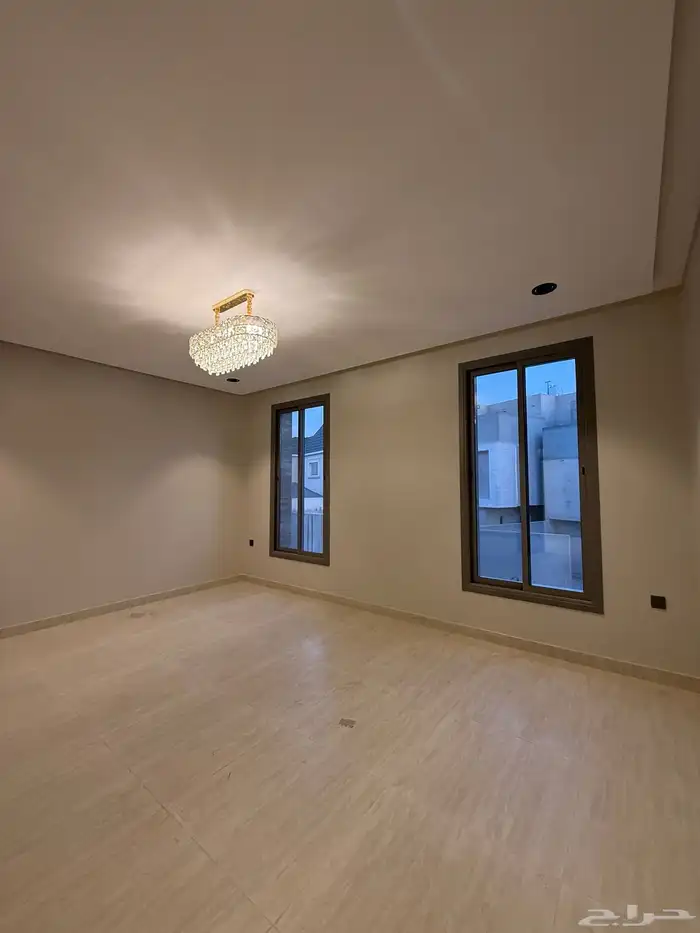 للبيع روف علوي 9 غرف سعر 750 الف قرب ضمك وكوبري باحص 6