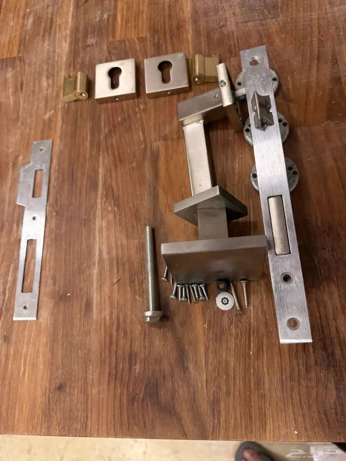 تجهيزات شقة أساسية نظيفة 17