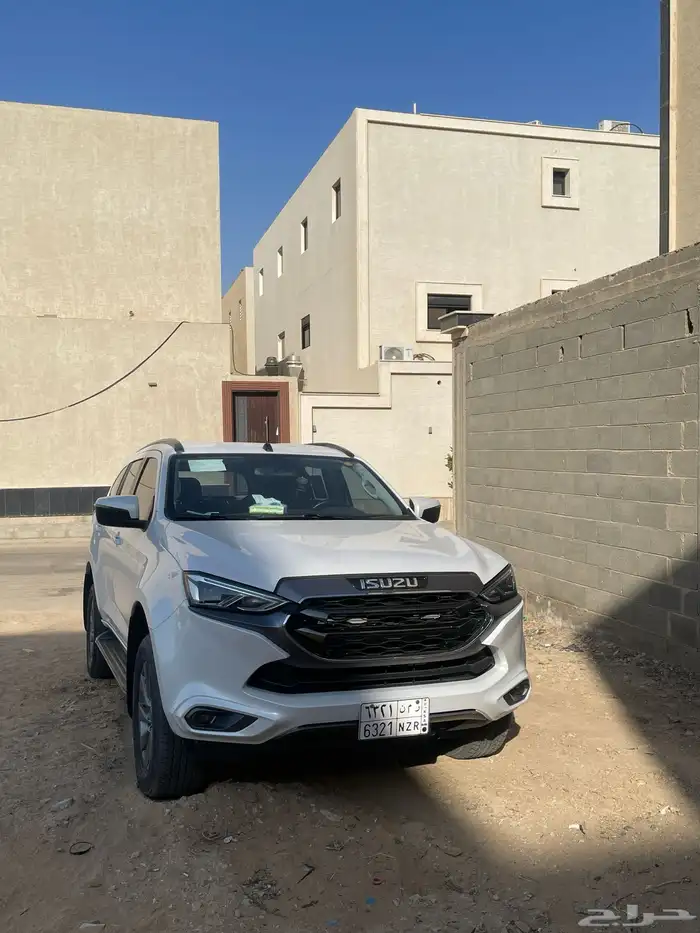 جيب ايسوزو 2024 فل كامل مكينه 3000 ممشى 30 الف 1