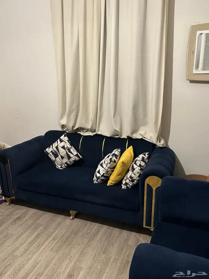 للبيع جلسة فخمة بحالة ممتازة 2