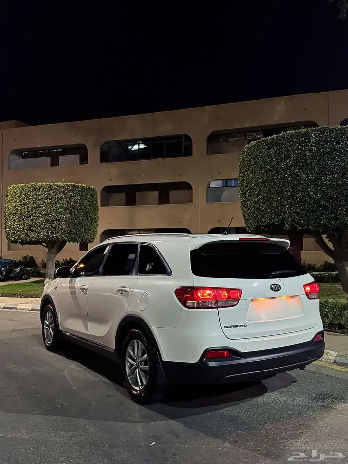 كيا سورينتو موديل 2016 ممشى 250 كم نظيفة جدا 2