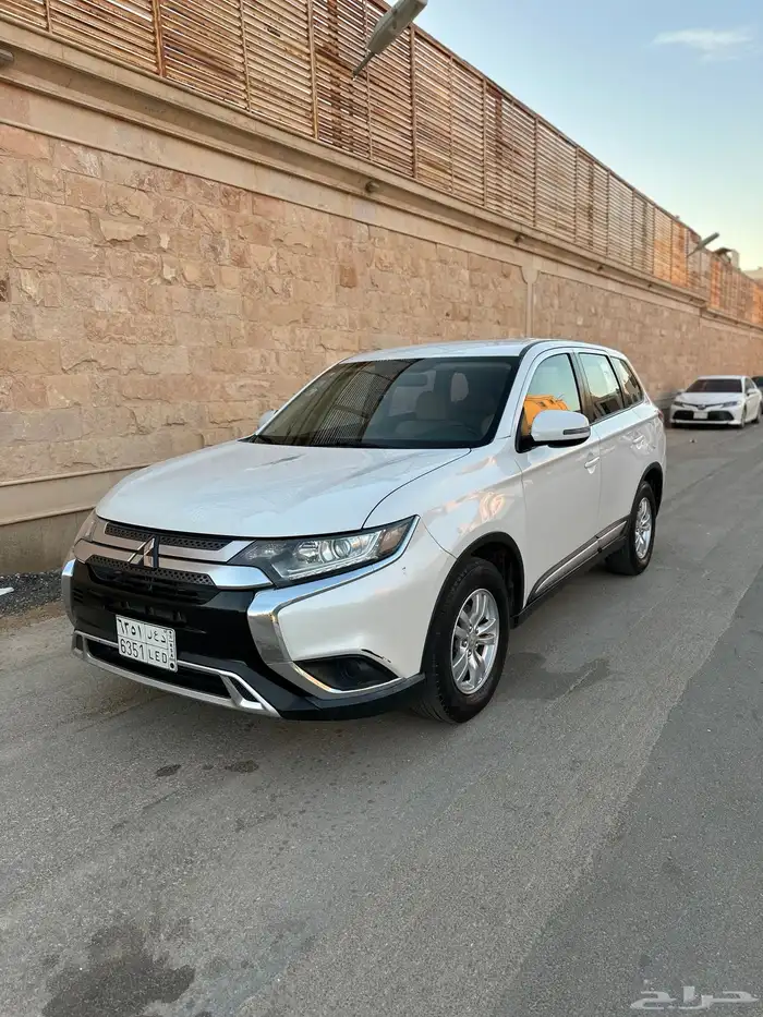 مستبيشى اوتنلاندر 2019 1