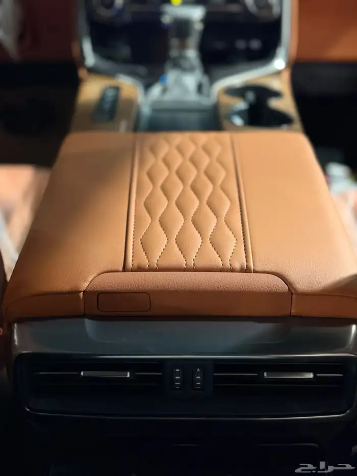 لكزس LX 600 بريمي VIP ابيض بلاك ادشن داخل - جملي نظام 50-50 18