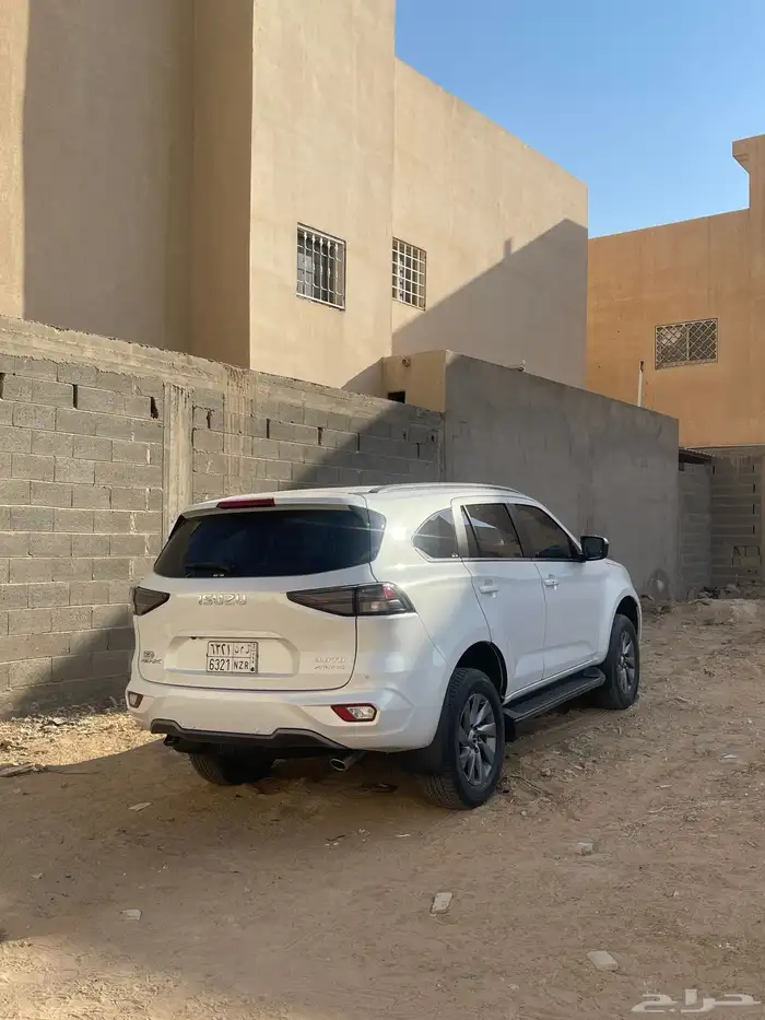 جيب ايسوزو 2024 فل كامل مكينه 3000 ممشى 30 الف 3