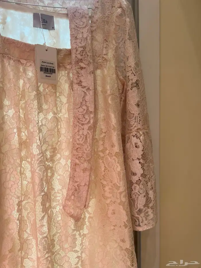 فساتين وجزم بأسعار مناسبه 37