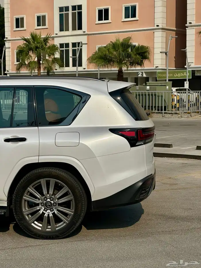 جيب لكزس LX600vip 1