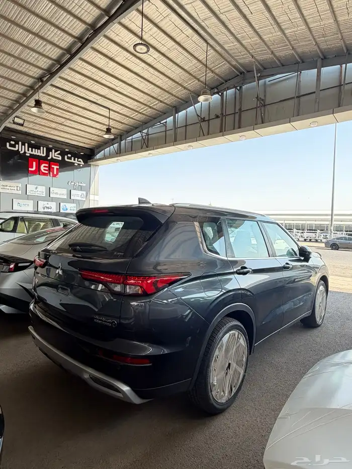 ميتسوبيشي اوتلاندر نص فل لاين 2025 6