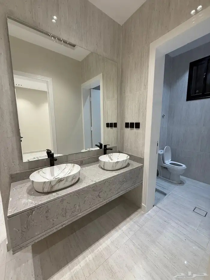 للبيع روف علويه بمدخل مستقل وشقه ارضيه مقابل نادي ضمك 27