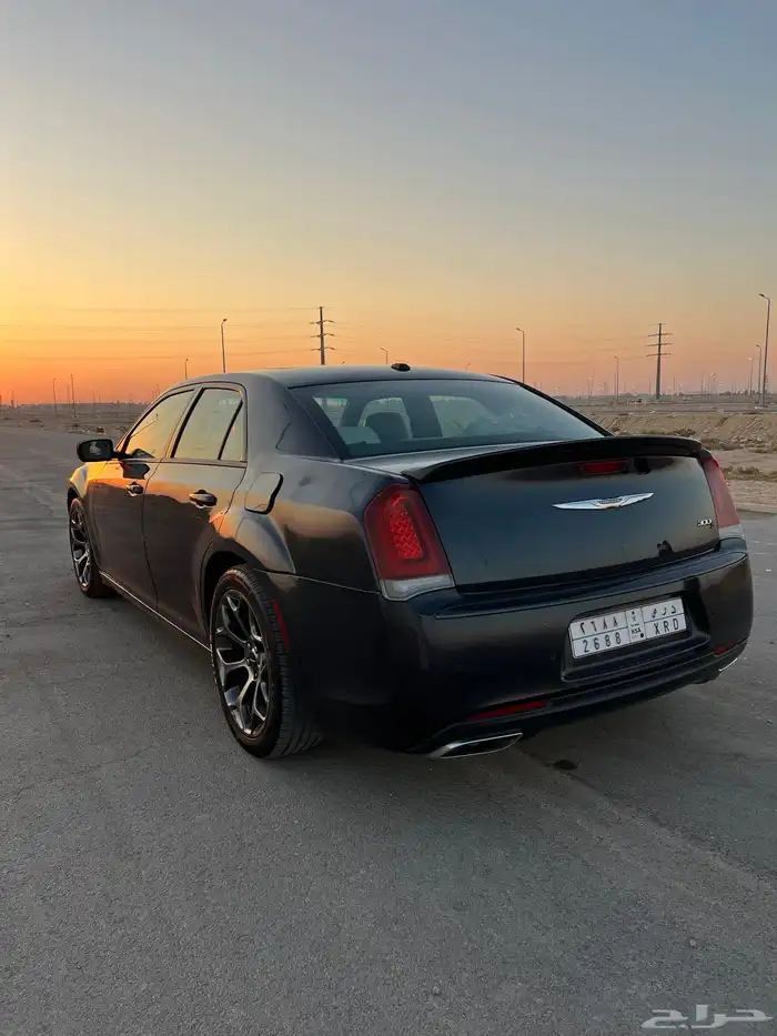 للبيع كرايزلر 2018 - C300s 5