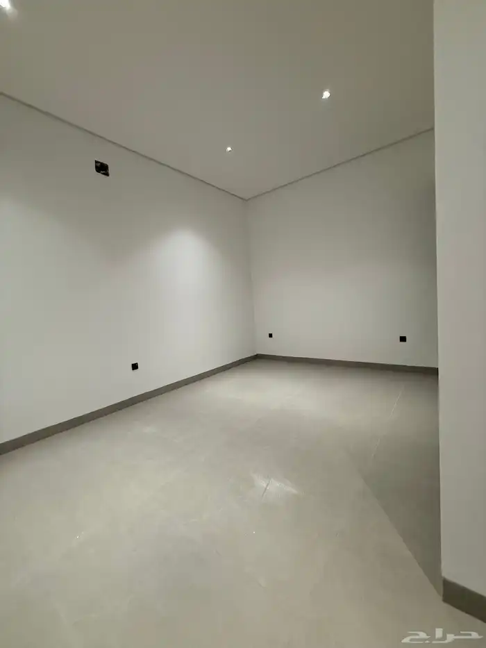 تاون هاوس ارضي للبيع بحي الصفا 6