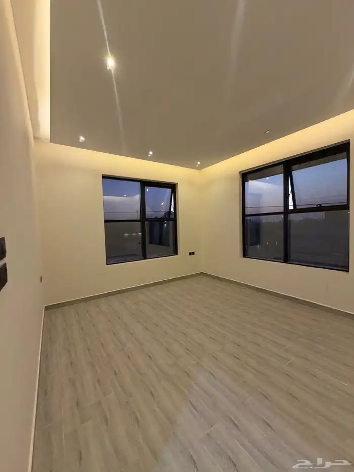 للبيع فيلا كبيره مودرن البكيريه حي الرياض 33