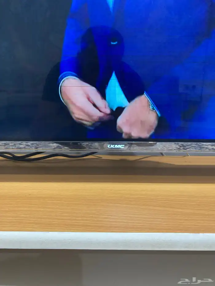 تليفزيون سمارت أندرويد KMC تحتاج اصلاح بعض الخطوط ف الشاشة 3