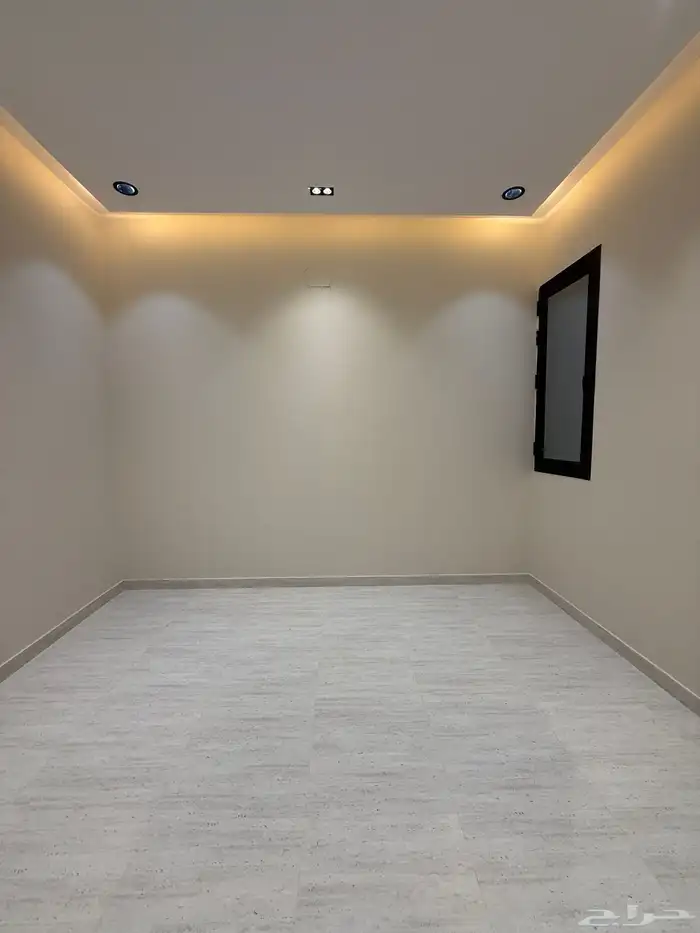 للبيع روف علويه بمدخل مستقل وشقه ارضيه مقابل نادي ضمك 10