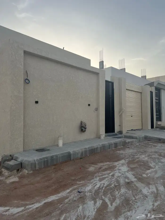 دور جديد للبيع بالعوينة موقع ممتاز وعلى الكود السعودي تامين 0