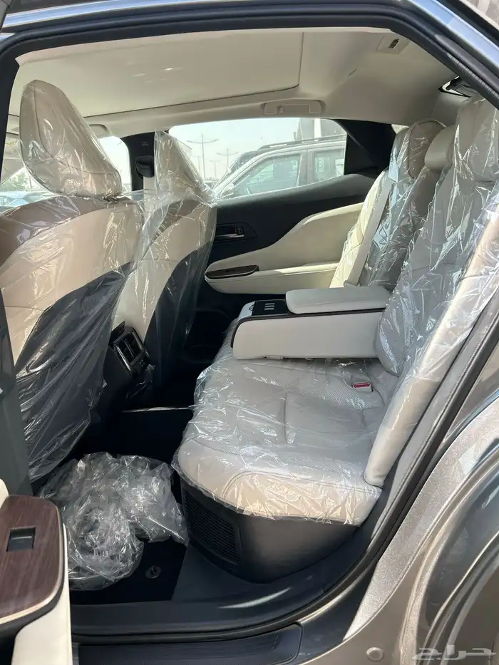 تويوتا  كراون 2.5 بريميوم 2026 رمادي 160450 شامل الضريبة 8