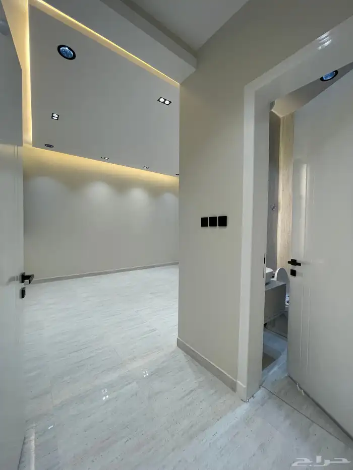 للبيع فيلا روف دورثانى مع ملحق من 770 الف مقابل نادى ضمك 16