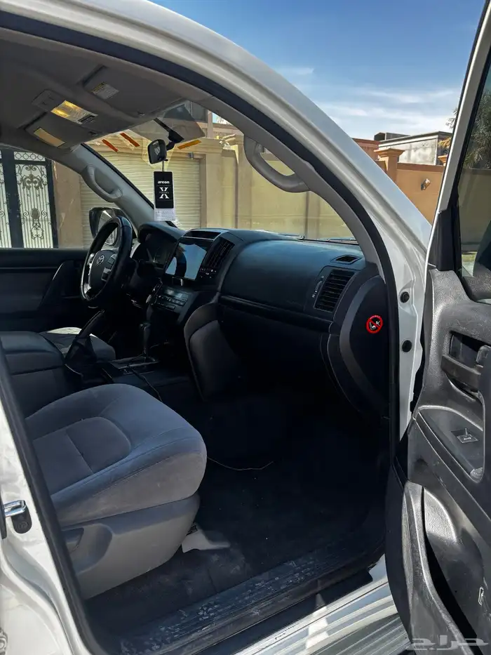 تيوتا لاندكروزر 8