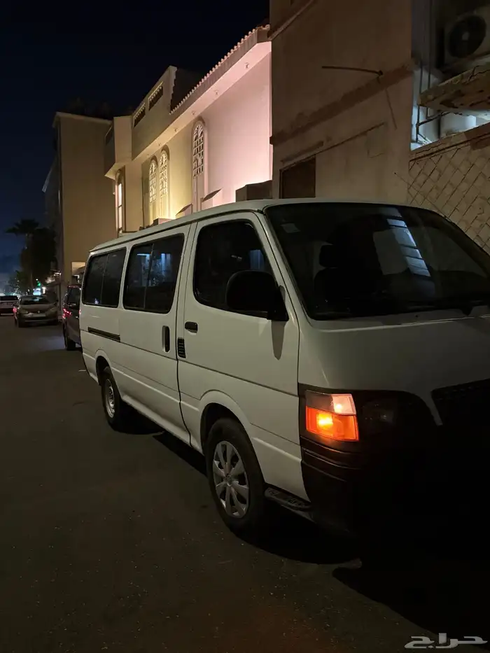 باص تويوتا 2001 10