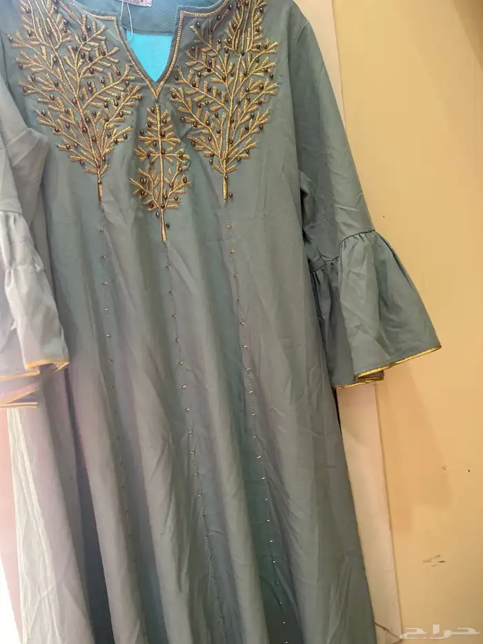 فساتين وجزم بأسعار مناسبه 29