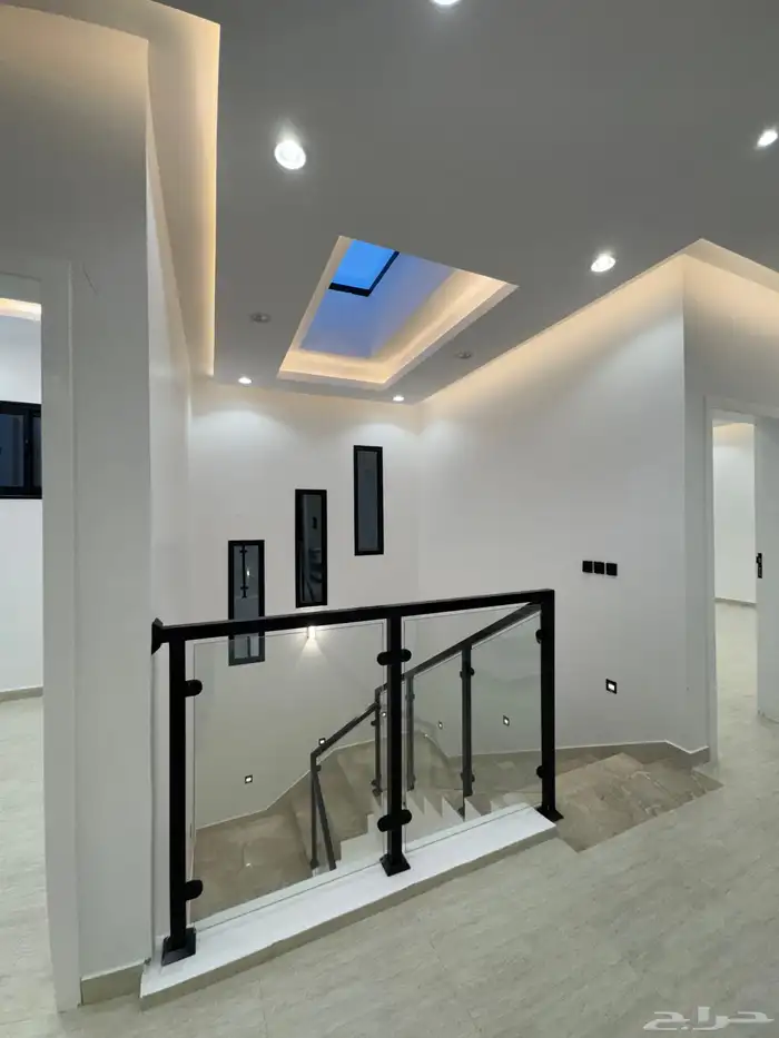 للبيع بأحد رفيده روف علوي دور ثاني مع ملحق تشطيب vip 25