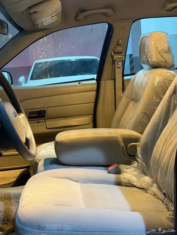 فورد كروان فكتوريا ( صنف ) 13