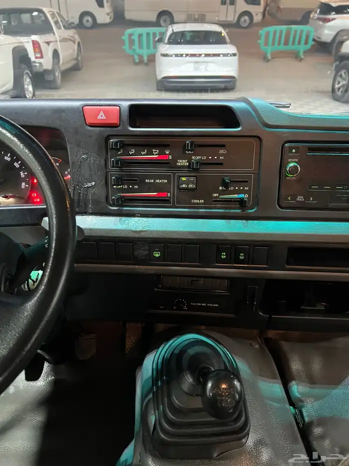 للبيع باص تويوتا كوستر موديل 2020 ديزل 22