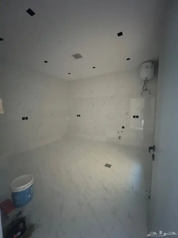 دور جديد للبيع بالعوينة موقع ممتاز وعلى الكود السعودي تامين 17