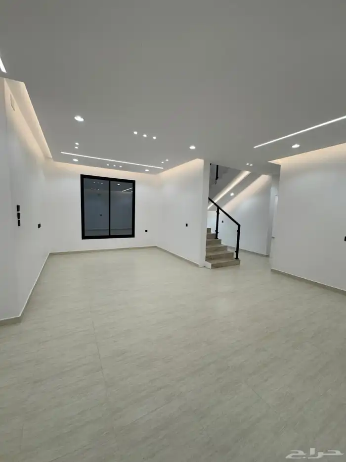 للبيع بأحد رفيده روف علوي دور ثاني مع ملحق تشطيب vip 8