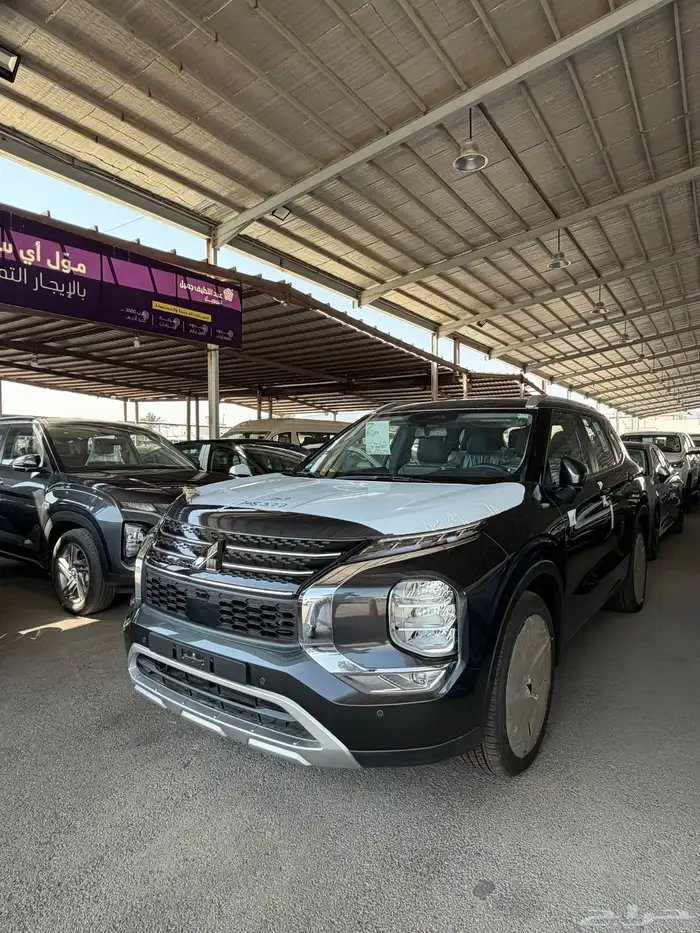 ميتسوبيشي اوتلاندر نص فل لاين 2025 5