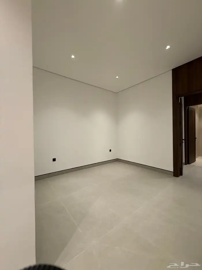 تاون هاوس ارضي للبيع بحي الصفا 11