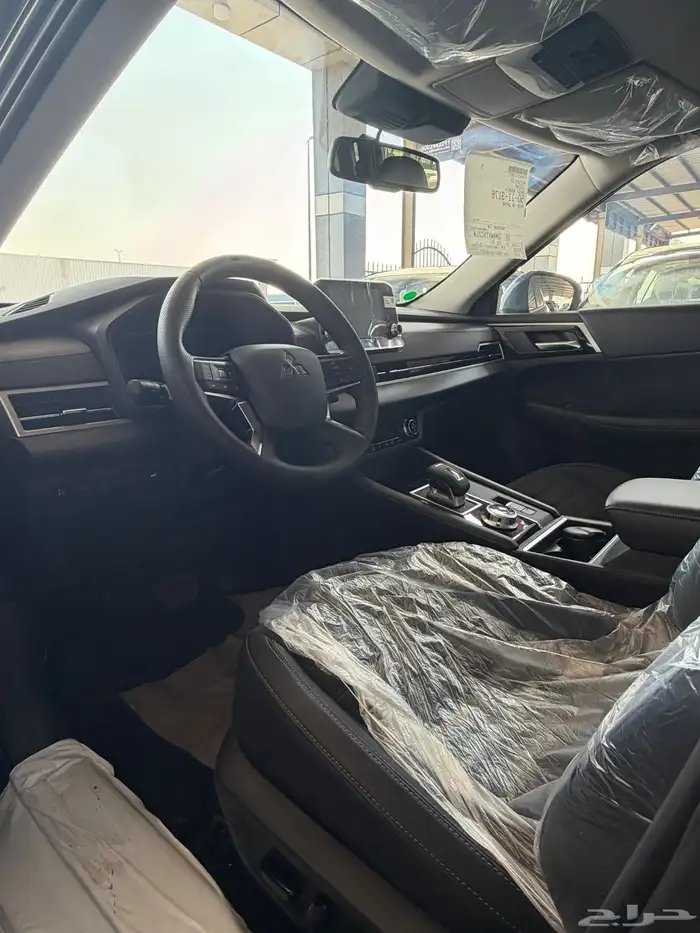 ميتسوبيشي اوتلاندر نص فل لاين 2025 11