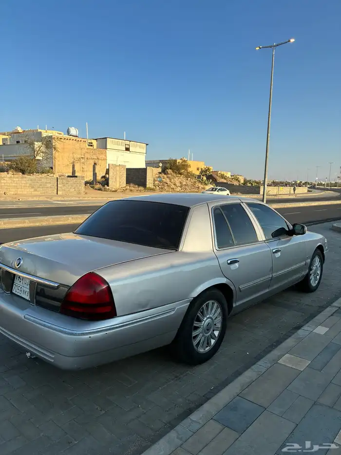 فورد جراند ماركيز 2010 أمريكي 3