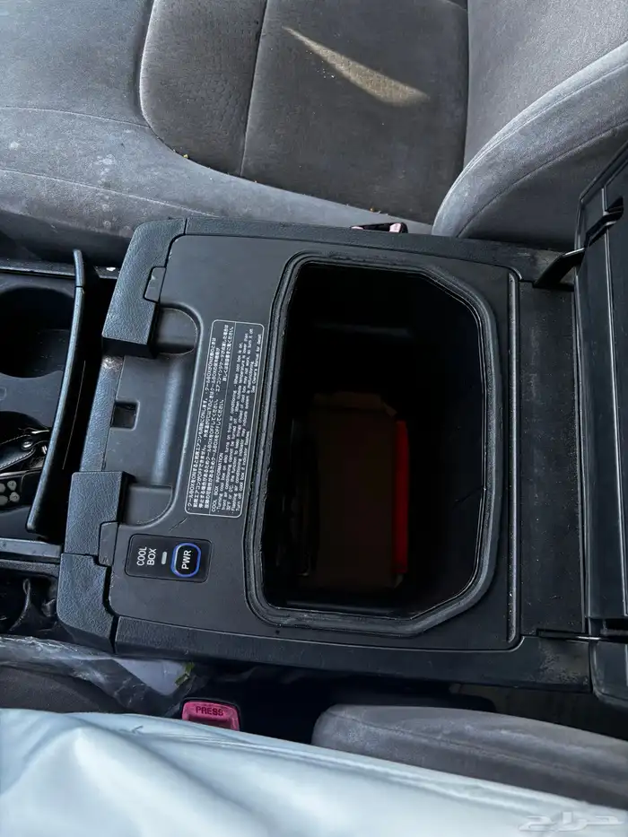 تيوتا لاندكروزر 12