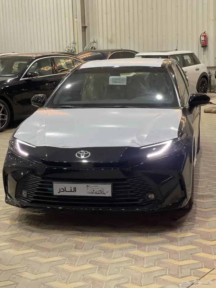 كامري E ستاندر بنزين سعودي 2025 اسود 3