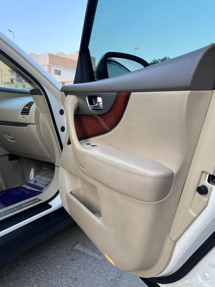 انفنتي FX50 للبيع 7