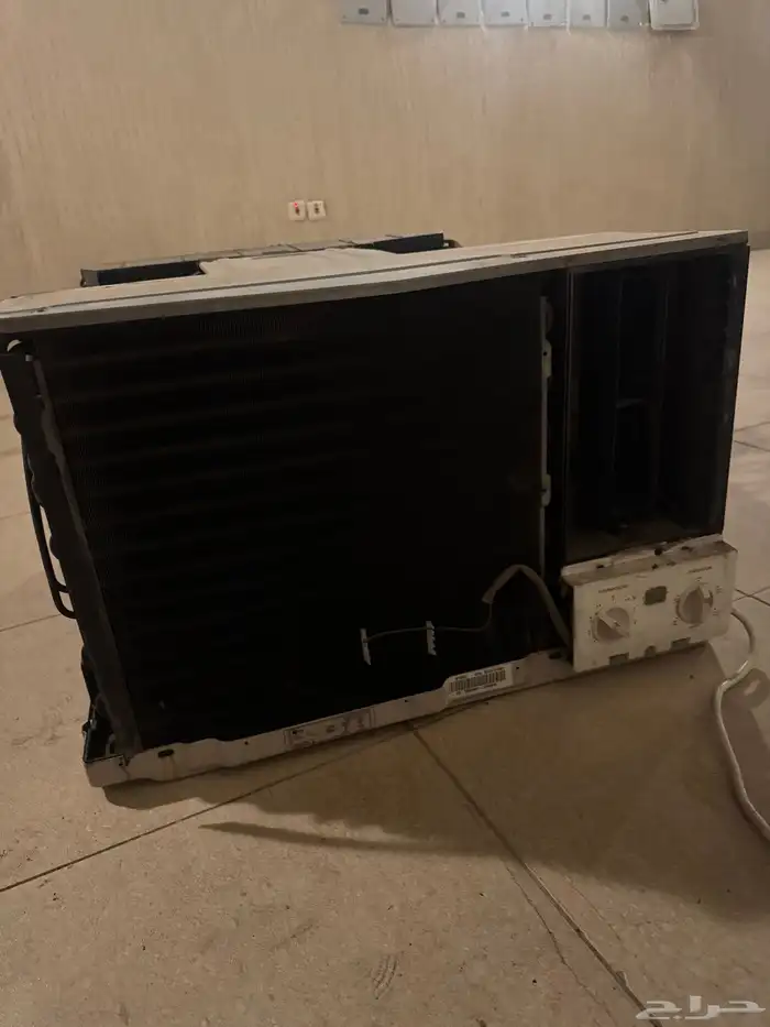 عندي مكيف للبيع شركه LG 1