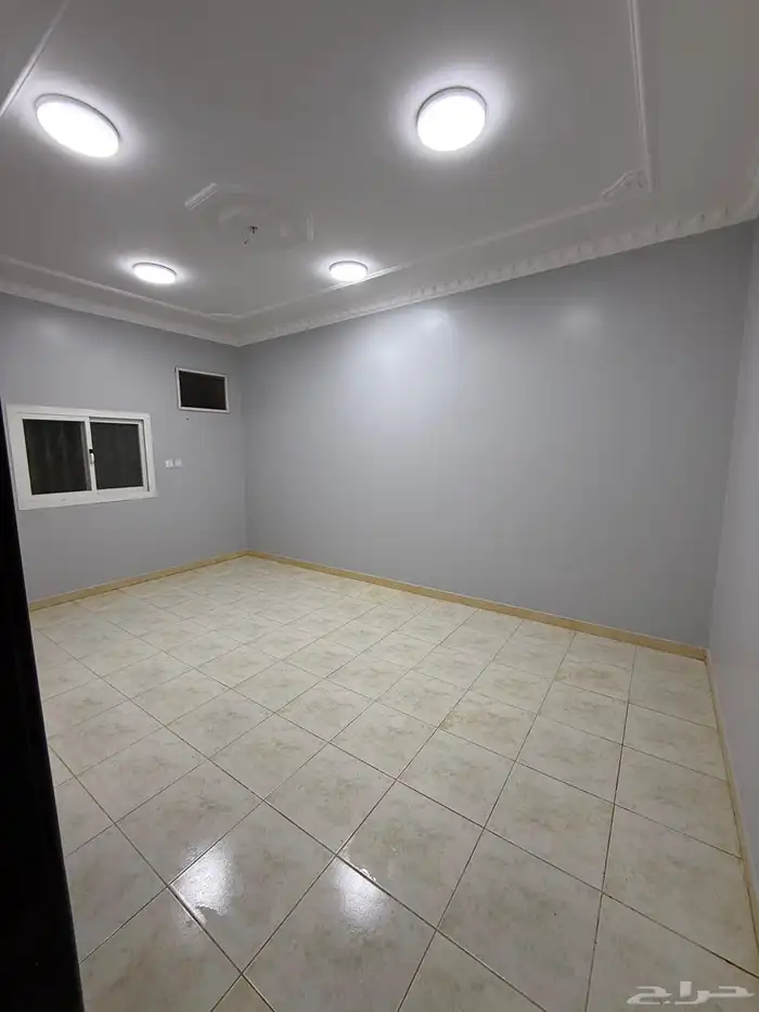 للايجار دور ارضي مستقل في حي النسيم بخميس مشيط 8