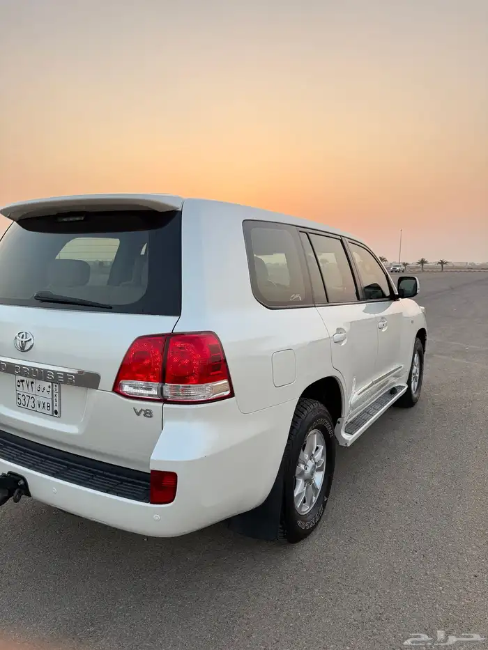 جيب لاندكروزر 2011((مخزن )) 10