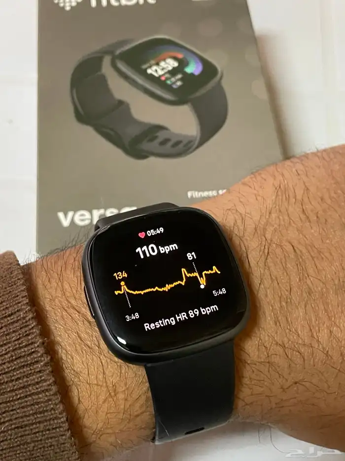 ساعة Fitbit Versa 4 الأصلية 5