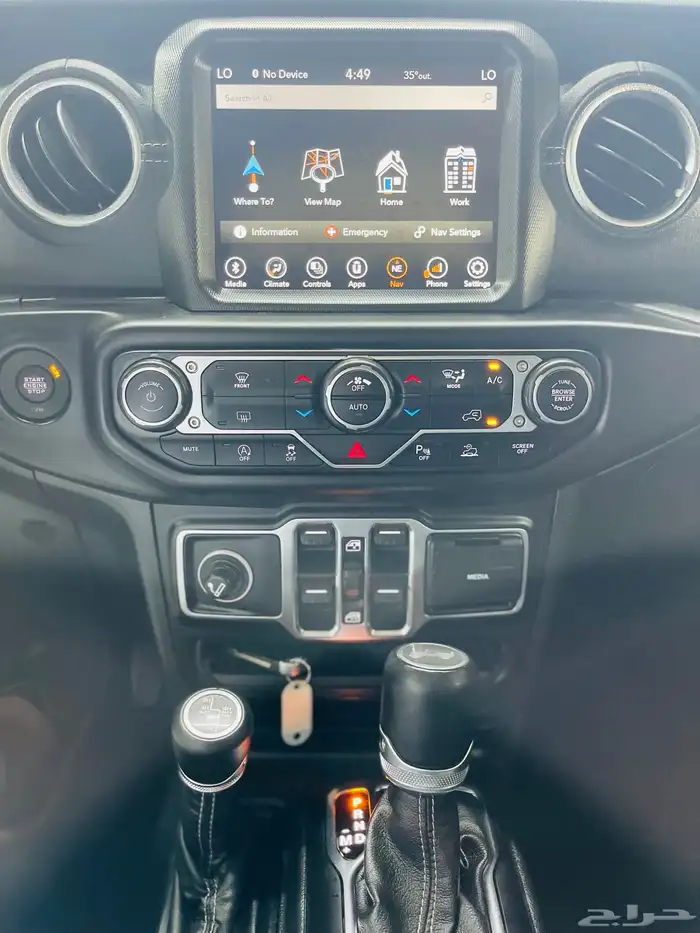 جيب رانجلر صحارى 2022 ( شبه جديد ) 17