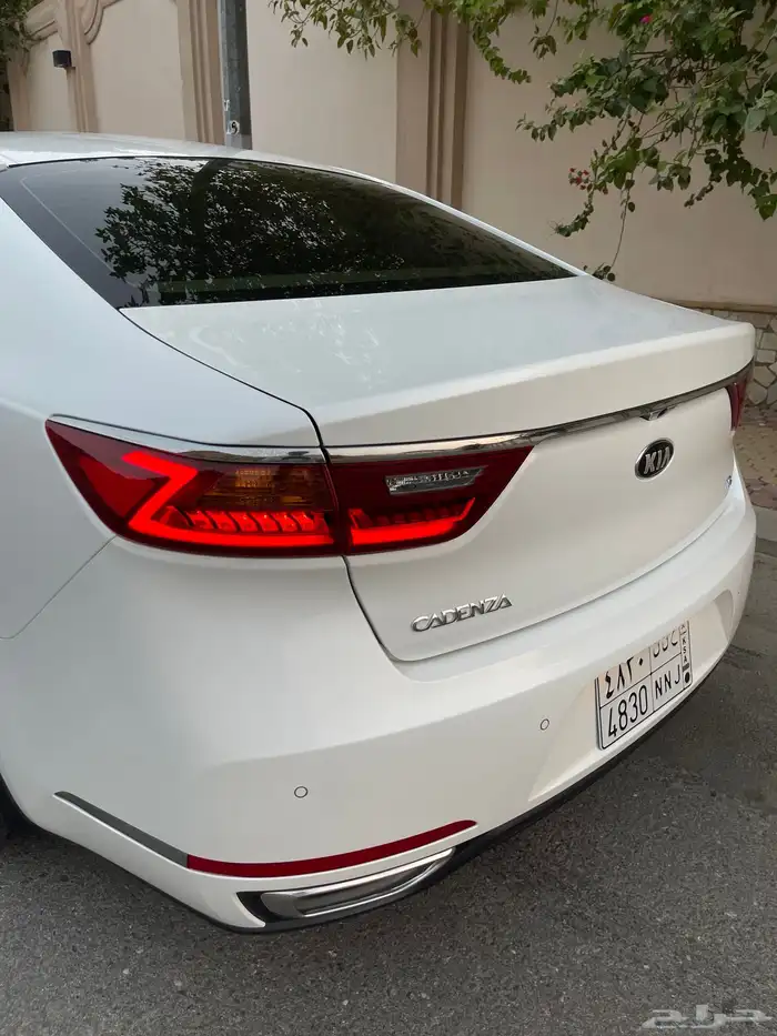 كيا كادينزا 2018 شبه الاصفار 18