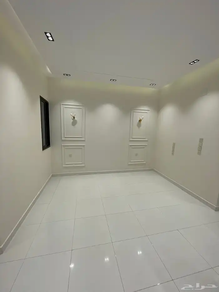 شقق ارضيه وعلويه تشطيب ممتاز واصل جميع الخدمات بحي المعارض 11