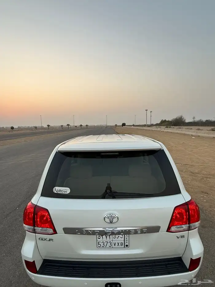 جيب لاندكروزر 2011((مخزن )) 8