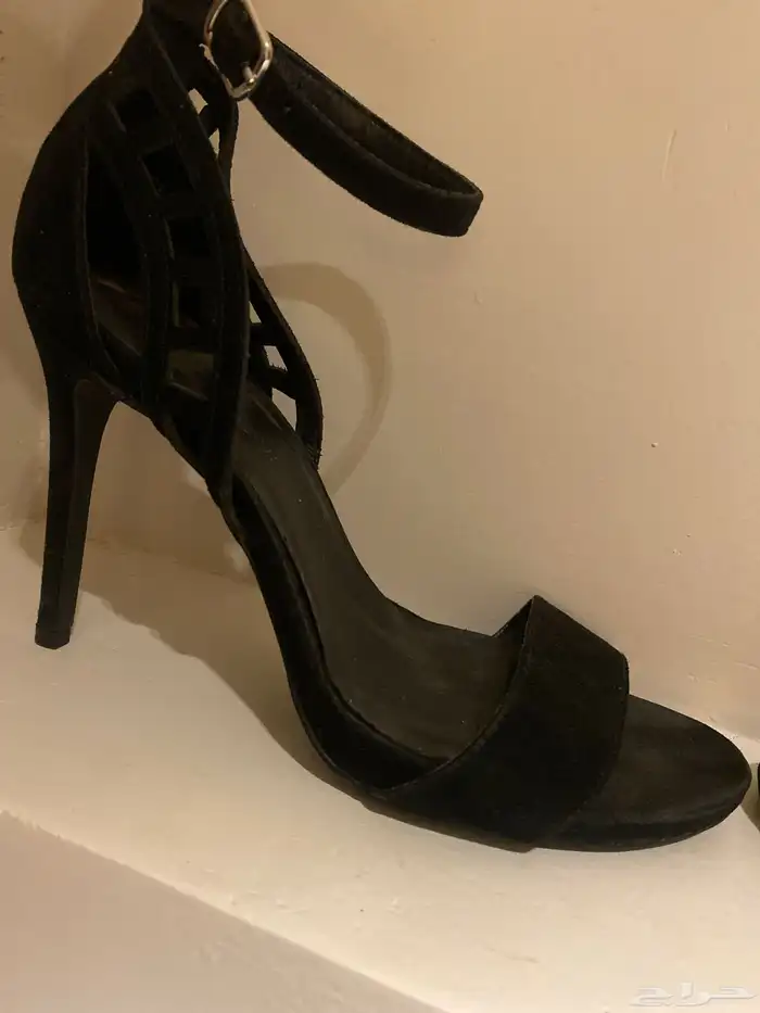 كعب اسود ناعم ماركه نيو لوك 0