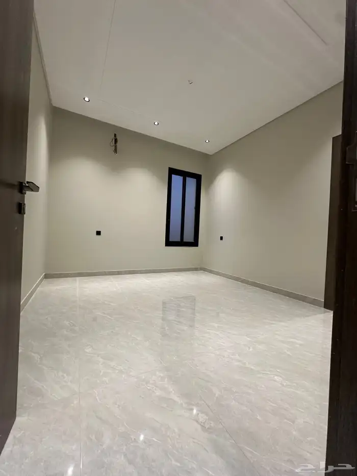 شقه للبيع خمس غرف وصاله 6