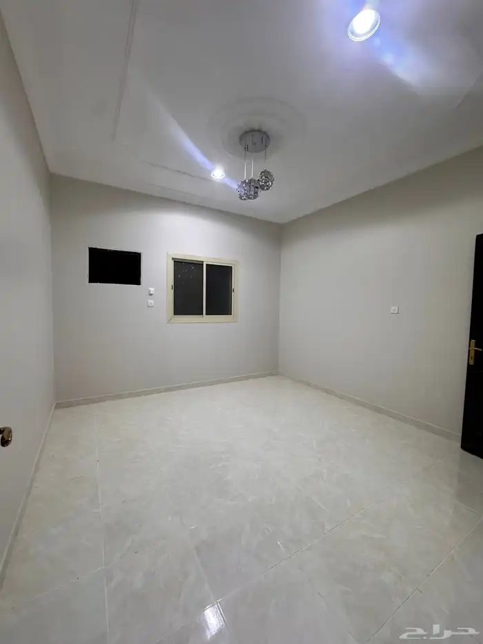 شقه دور ثاني حي البوادي للبيع 380 الف 5