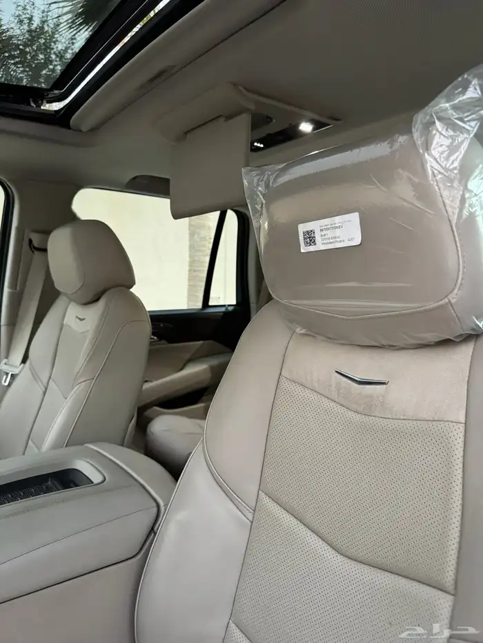 اسكاليد 2015 قصير سعودي اعلى فئه بحالة الوكاله 28