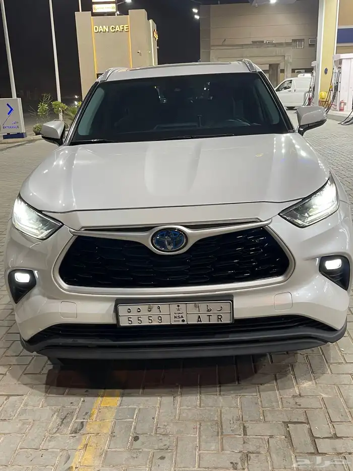 سيارة تايوتا هايلندر هايبرد موديل 2023 15