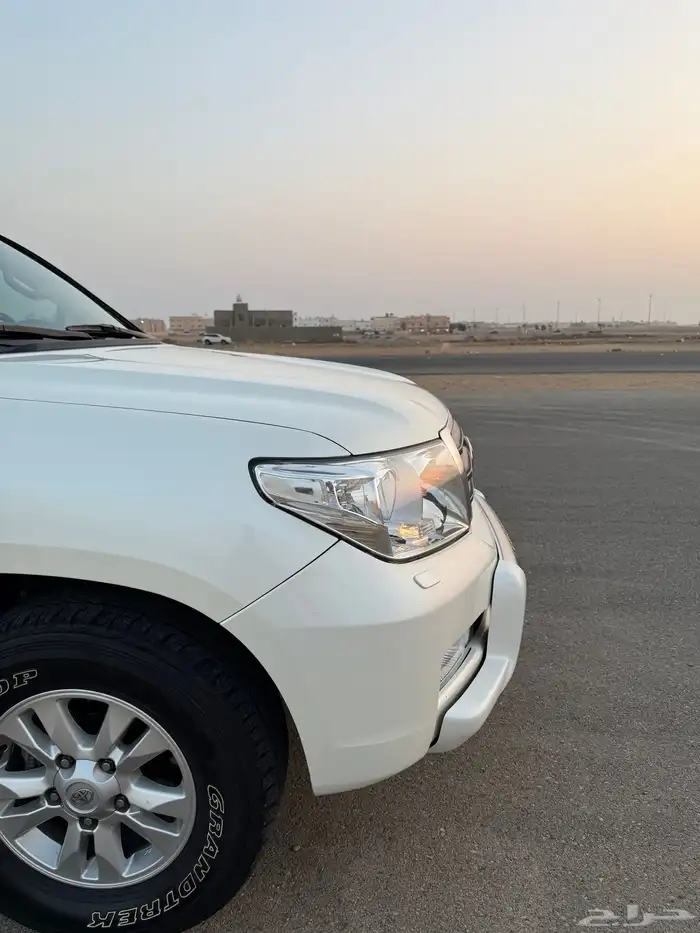 جيب لاندكروزر 2011((مخزن )) 1