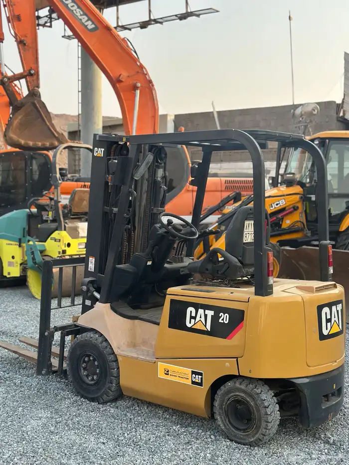 رافعة شوكية كونتينر 2 طن كهرباء موديل 2017 نظيفه جدا 2